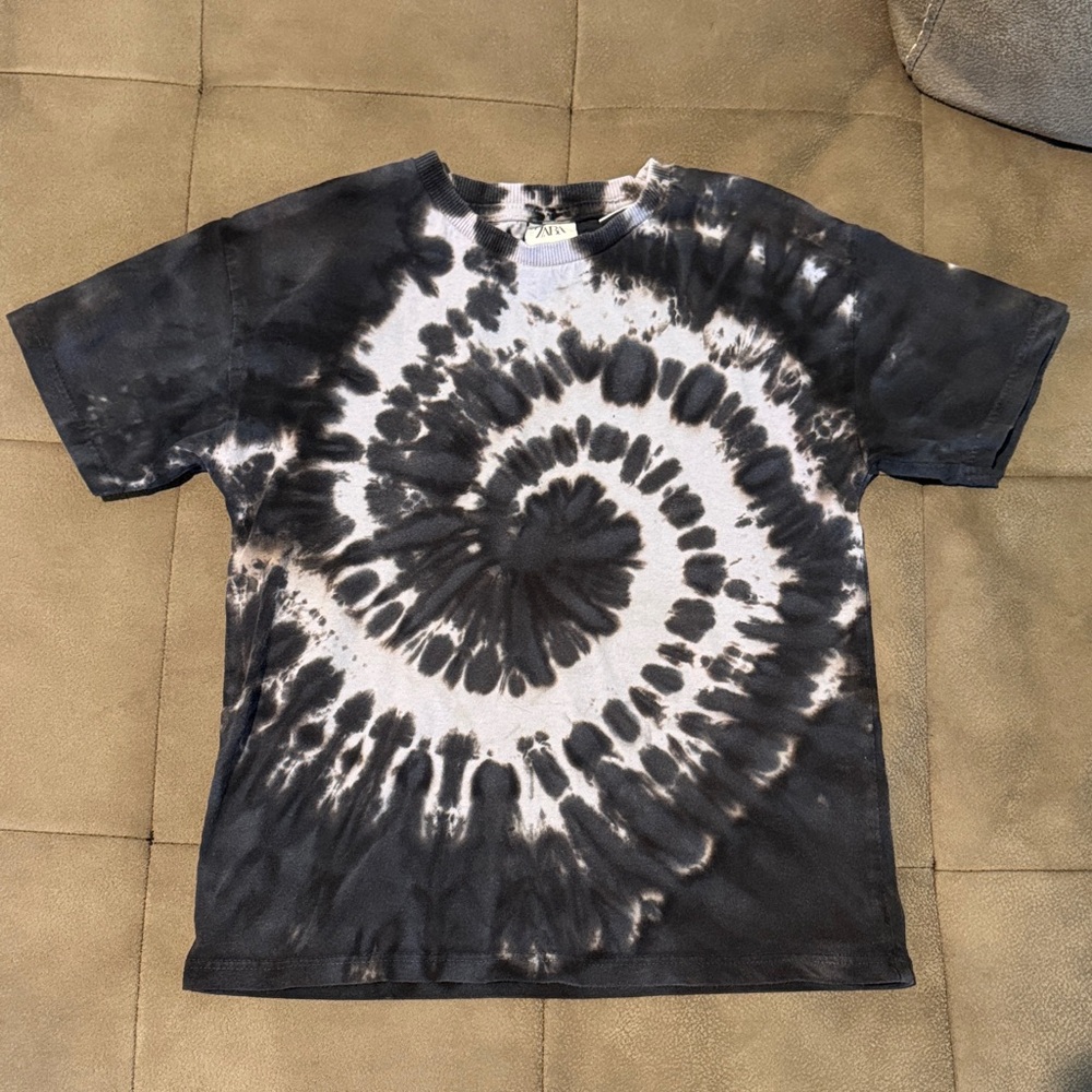 Zara Black & White Spiral Tie-Dye Tee